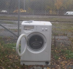 For 200 kroner kan det hende jeg ville tatt bryet og tatt denne vaskemaskinen til en el-sjappe selv om den ikke er min.